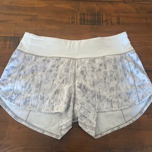 Lululemon Speed Up Short 4” Size 10 Grey print